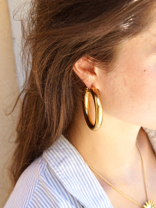 Bold mega hoops