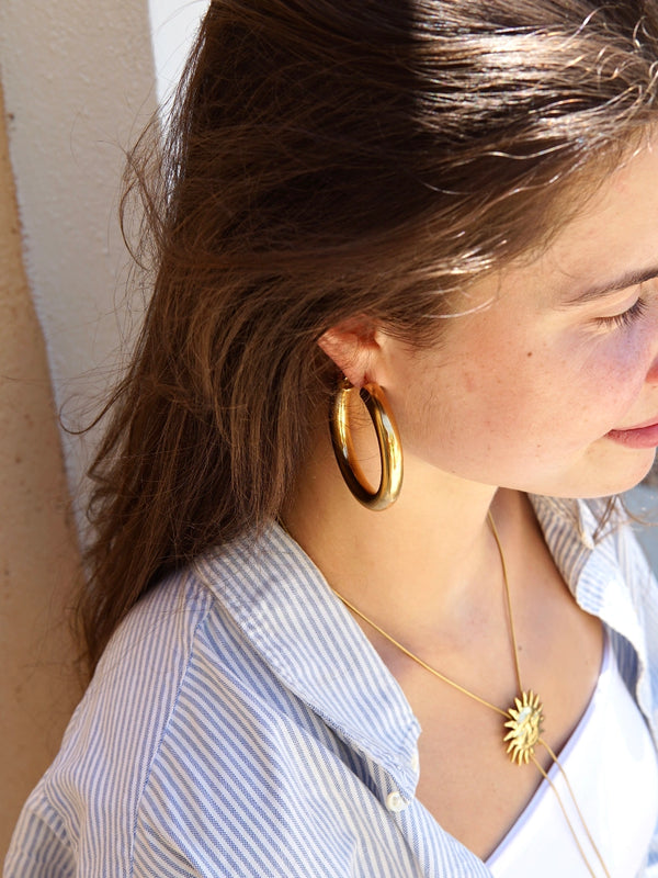 Bold mega hoops