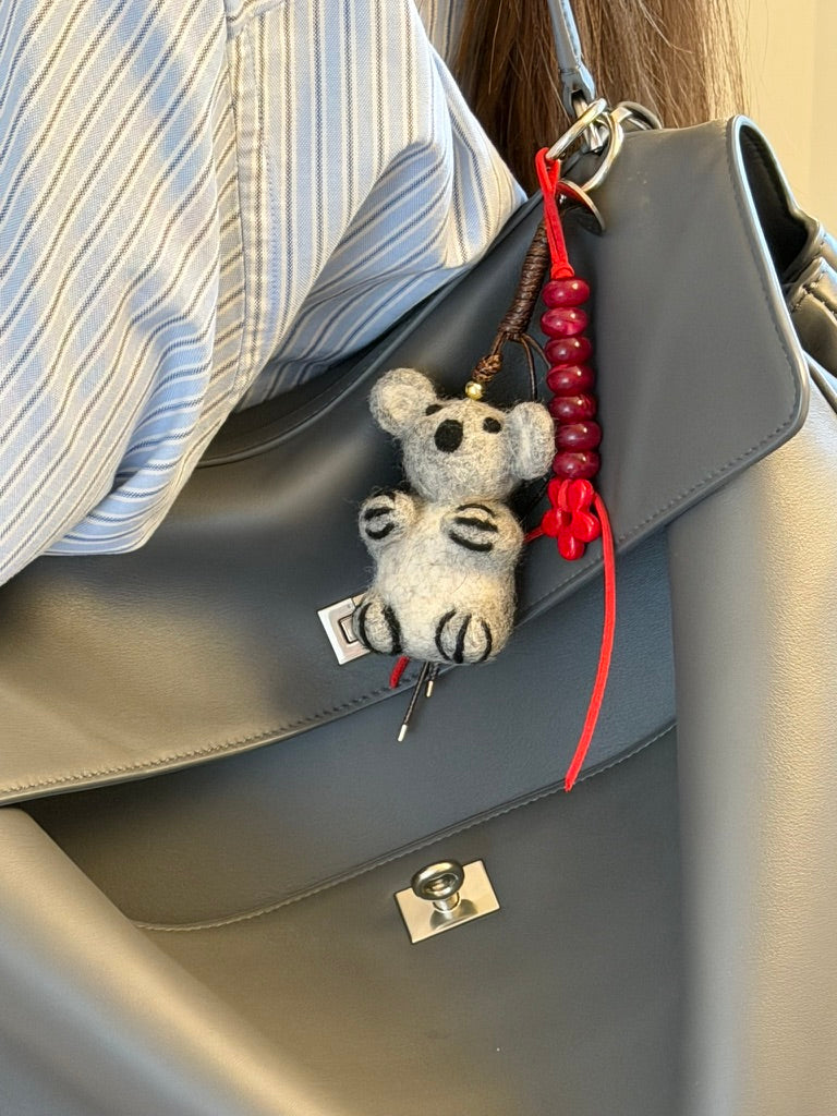Premium vilten bag charm koala