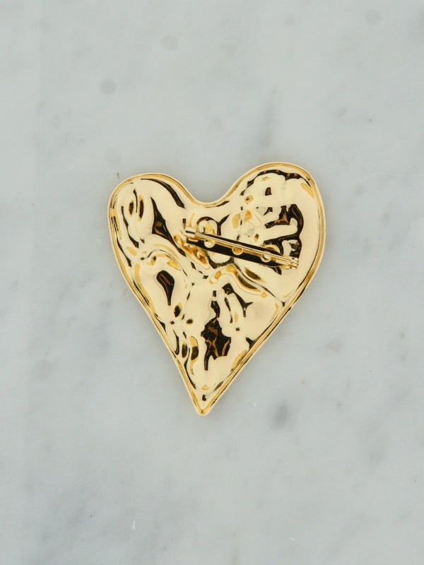 Heart relief broche