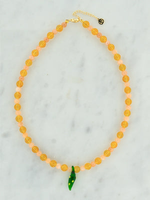Peach stenen ketting met groene peper