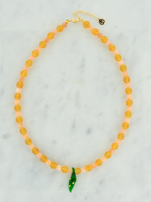 Peach stenen ketting met groene peper