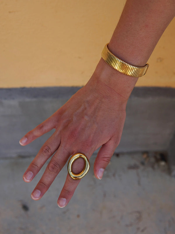Bold open ring