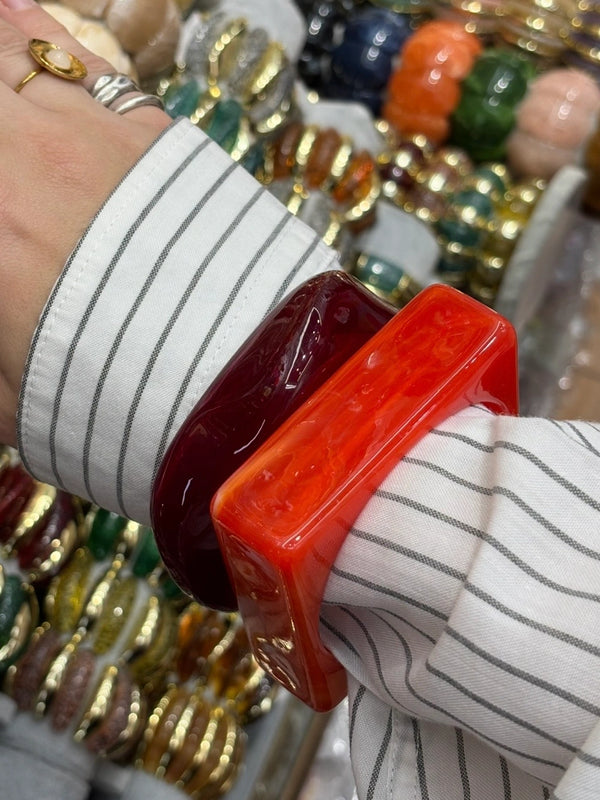 Square resin bangle oranje