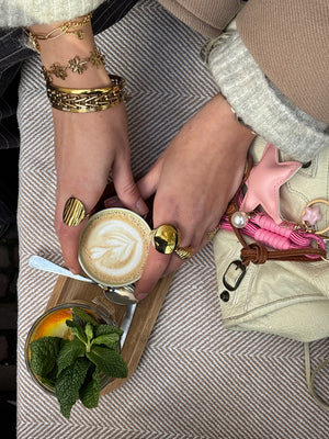Mega chunky round ring gold