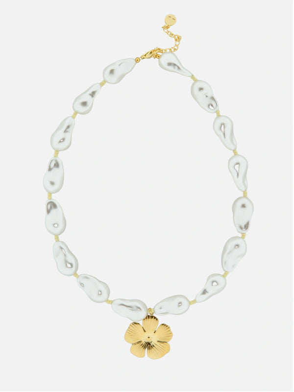 Chunky pearl flower necklace