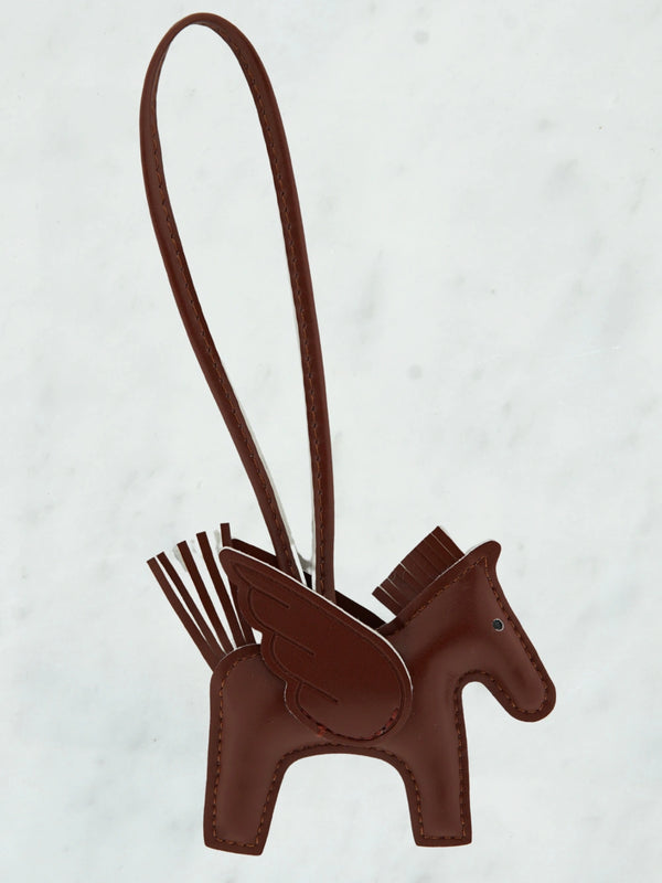 Flying horse bag charm bruin